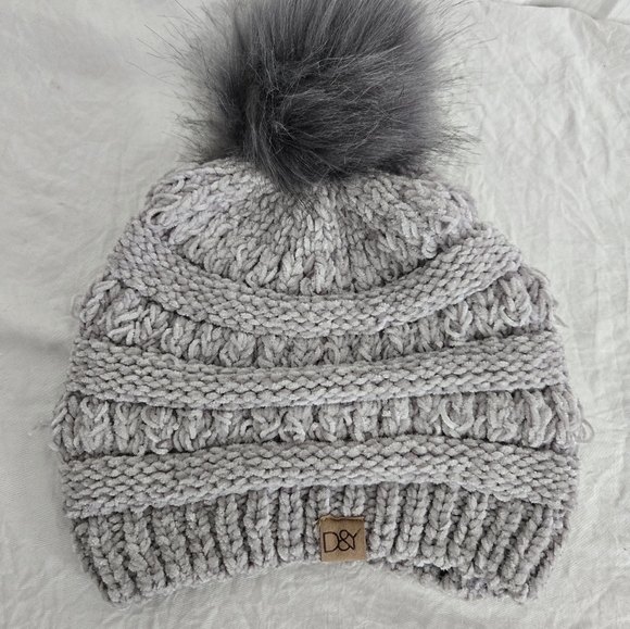 2-Piece D&Y David & Young Knitted Beanies Gray Black Soft Unisex - Picture 3 of 9